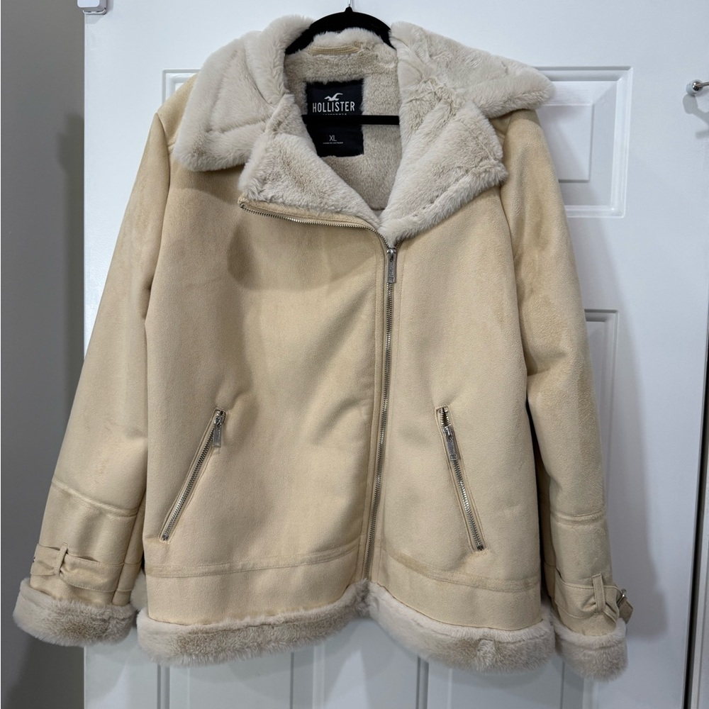 Hollister Women's Tan Teddy Jacket